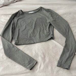 Women's Gray Long Sleeve Crop Top